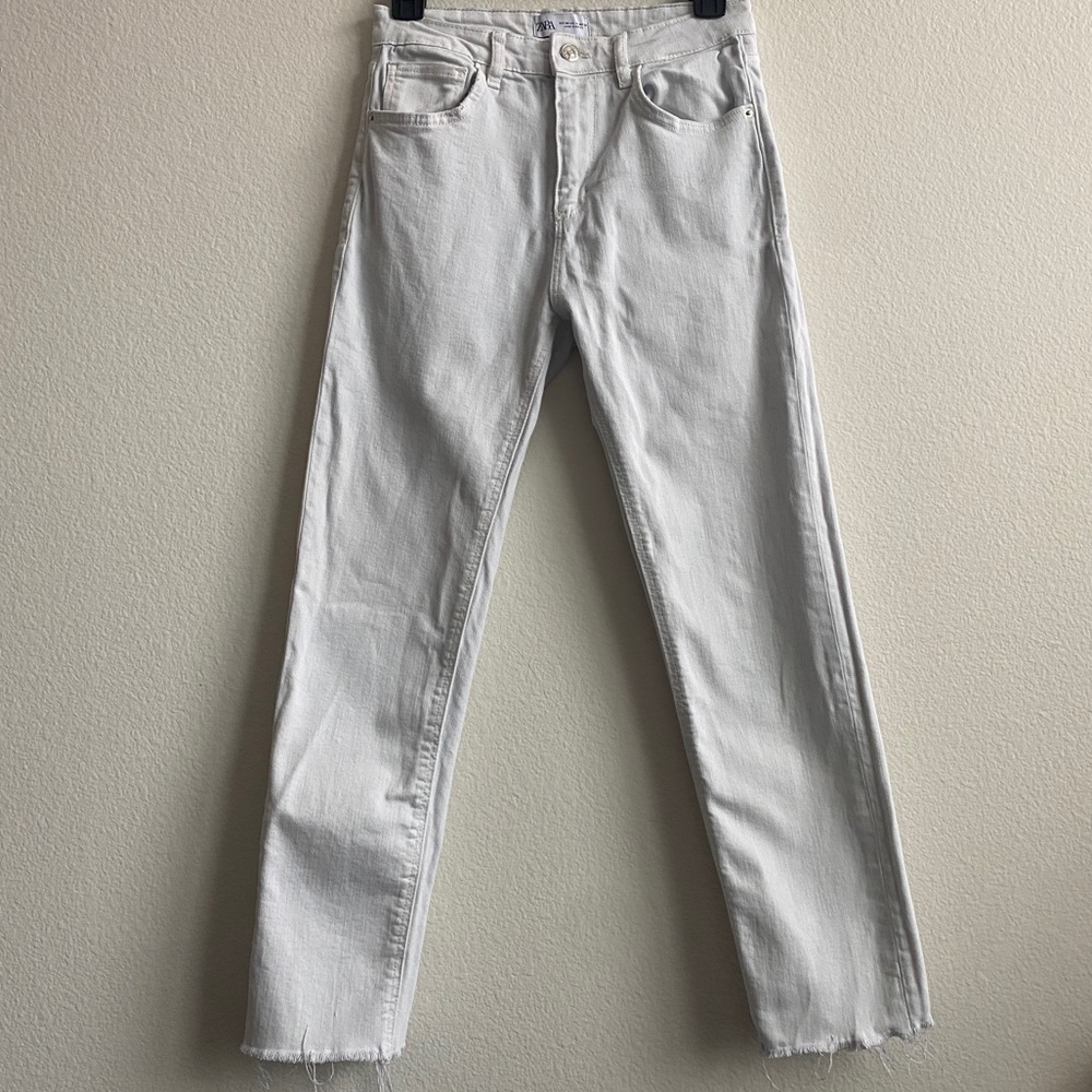 Zara High Rise White Denim Jeans | Size 4